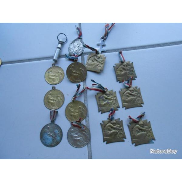 DECORATION insigne journee 1915 1916 ( lot 15 pieces )