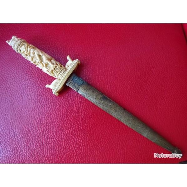 dague de chasse,os sculpt�,XIXe
