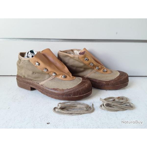 8459 CHAUSSURES VINTAGE IMITATION PATAUGAS TAILLE 40 NEUF