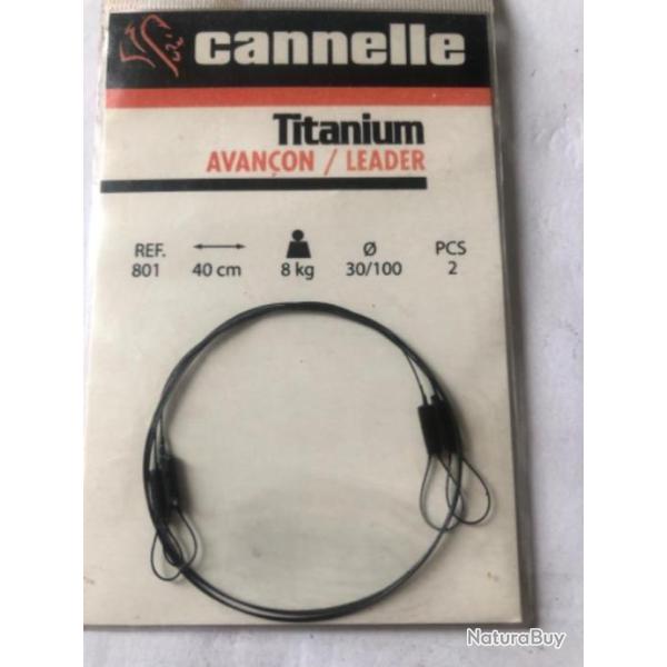 2 avan�on titanium 8 kg 40 cm 30/100 .2 boucles . R�f 801. Peche carnassier cannelle