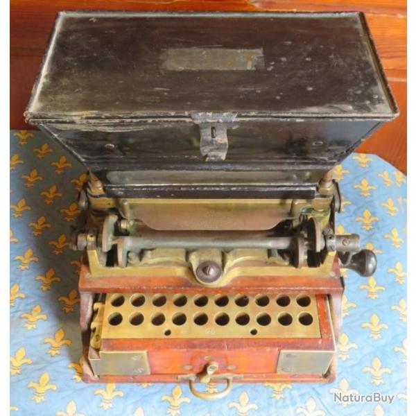 Superbe machine ancienne industrielle pour rechargement cartouches de chasse!