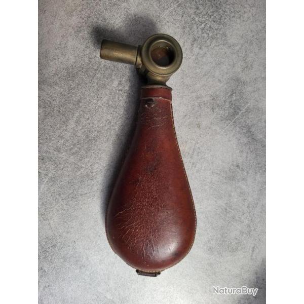 ANCIENNE POIRE A POUDRE A SYSTEME BOCHE AINE