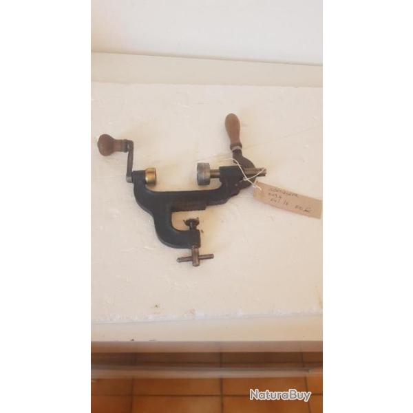 sertisseur  calibre 16 a poussoir no  0134