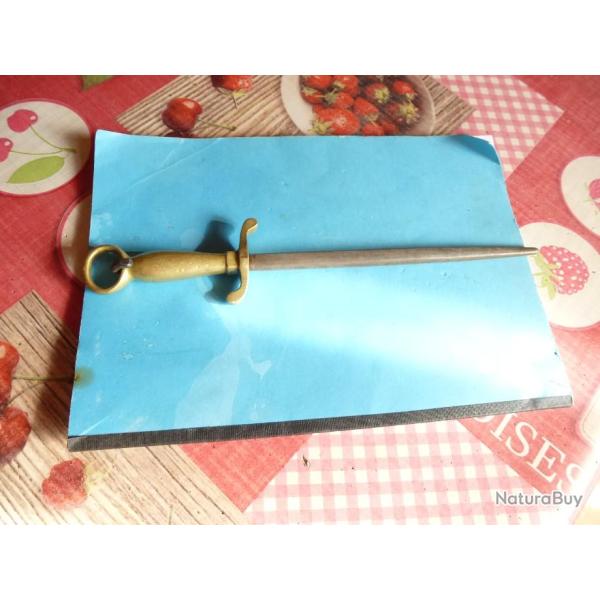 AIGUISEUR ALLEMAND  DE COUTEAUX  WW1 OU AVANT