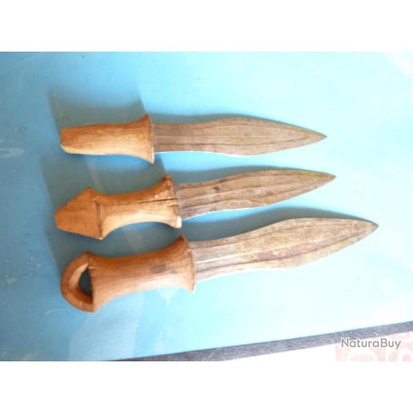 T LOT DE 3 COUTEAUX ?