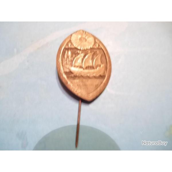 + INSIGNE EPINGLE BATEAU ET FLEUR