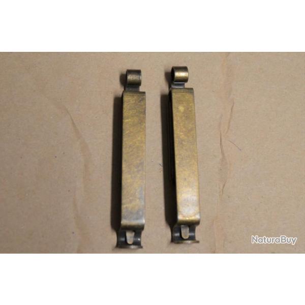 Rare lot fr 2 Attaches Alice cuivr� pour fixation sur ceinturon