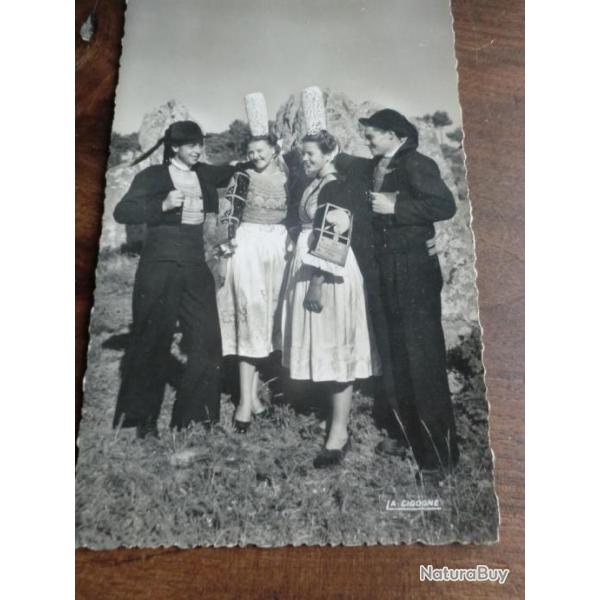 CP  dpt  29  COSTUMES REGIONS DE PONT L ABBE  I