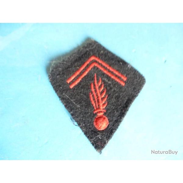 INSIGNE TISSU  NOIR GRENADE ROUGE
