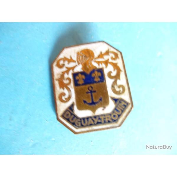 +INSIGNE DU CROISEUR  DUGUAY TROUIN EMAILLEE