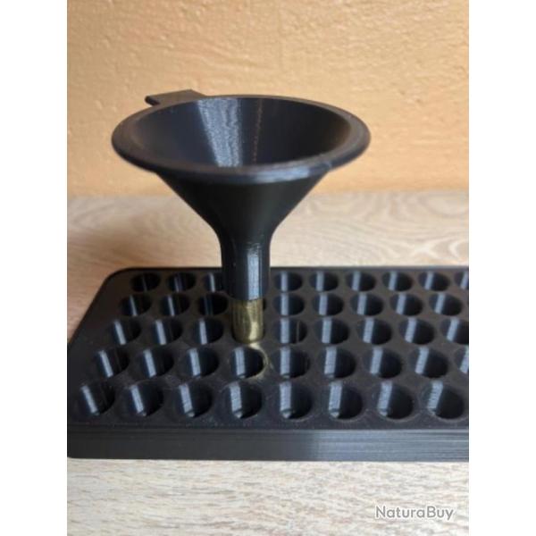 Entonnoir noir sp�cialement con�u pour le rechargement des calibres 6.5 creedmoor
