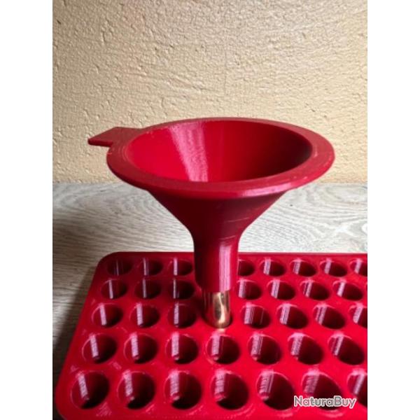 Entonnoir rouge sp�cialement con�u pour le rechargement des calibres 6.5 creedmoor