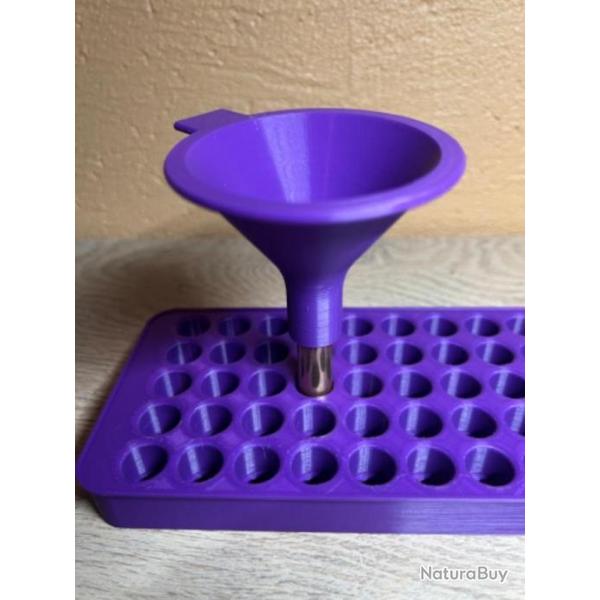 Entonnoir violet sp�cialement con�u pour le rechargement des calibres 6.5 creedmoor