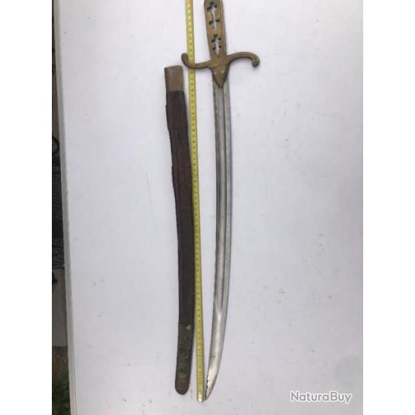 sabre epee poigne laiton avec des croix
