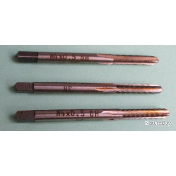Jeu de 3 tarauds 4 x 0.50