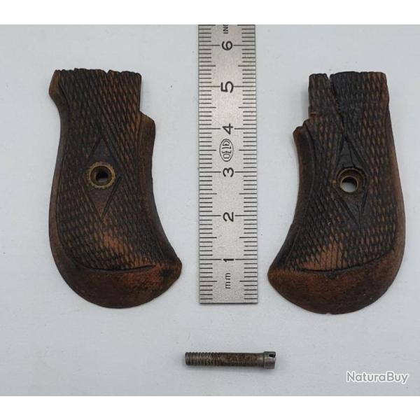Plaquettes bois petit rvolver .