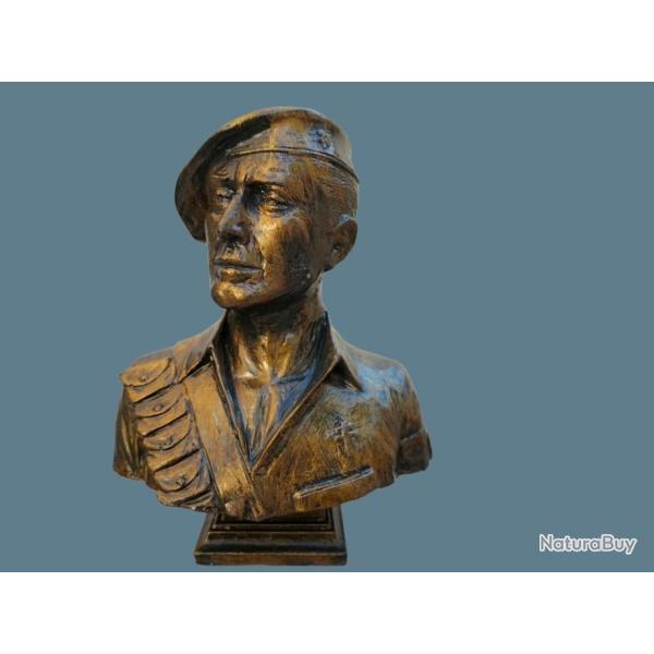Buste sur socle repr�sentant un  R�sistant Fran�ais WW2 ( Hauteur : 18 cm )