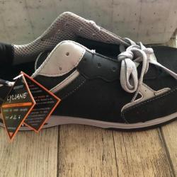 chaussures de s&eacute;curit&eacute; noire neuf taille 42