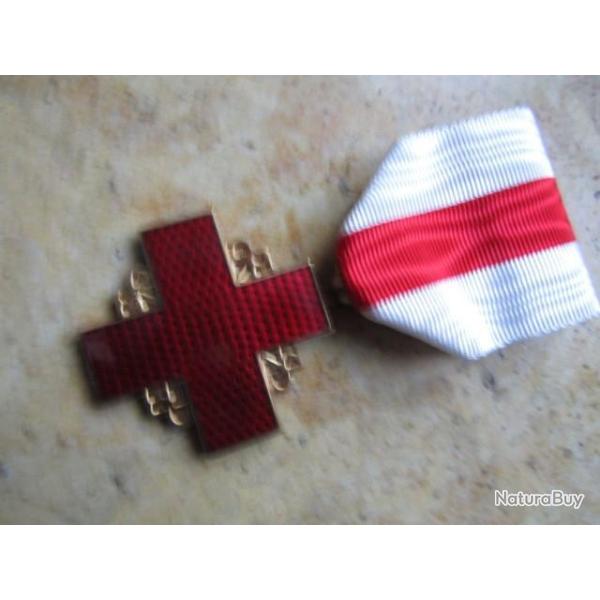 m�daille ordre  CROIX DE RECOMPENSE DE LA CROIX ROUGE FRANCAISE dor�e dans sa boite ruban rappel