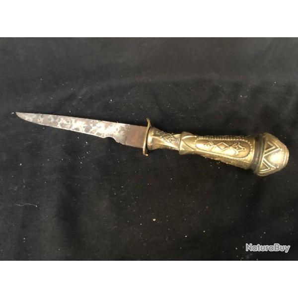 couteau manche en bronze