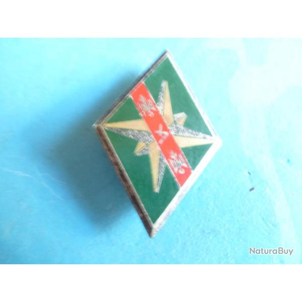 D INSIGNE LOSANGE VERT TRAIT ROUGE AVEC UN 4