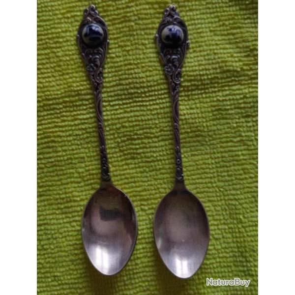 2 petites cuillres de Hollande