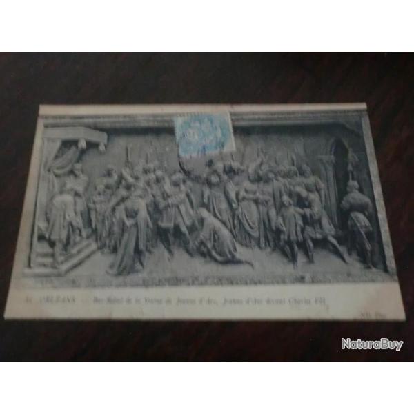 CP  dpt  45 ORLEANS  BAS RELIEF  DE LA STATUE  JEANNE D ARC DEVANT CHARLES VII