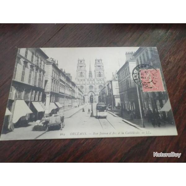 CP  dpt  45  ORLEANS  LA RUE JEANNE D ARC  ET LA CATHEDRALE