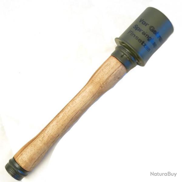 Superbe repro de grenade � manche Allemande 39/45 couleur verte