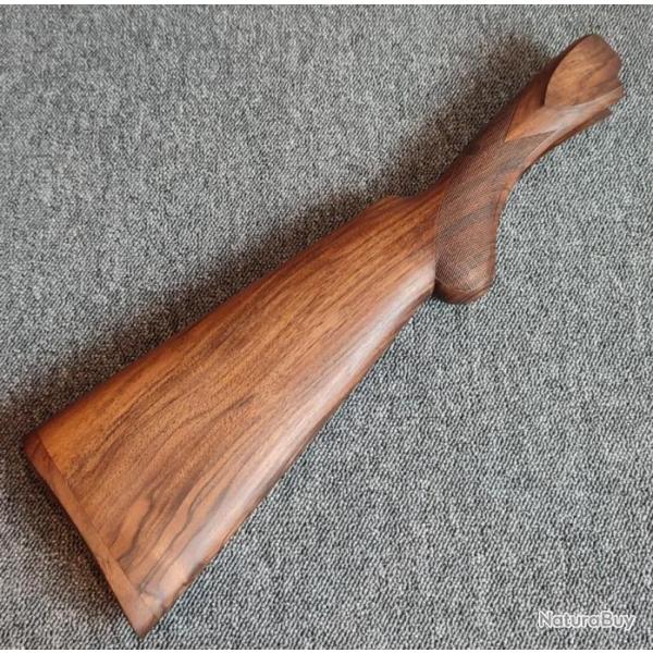 Magnifique crosse neuve en noyer ponc huil pour fusil Caesar Guerini super veinage