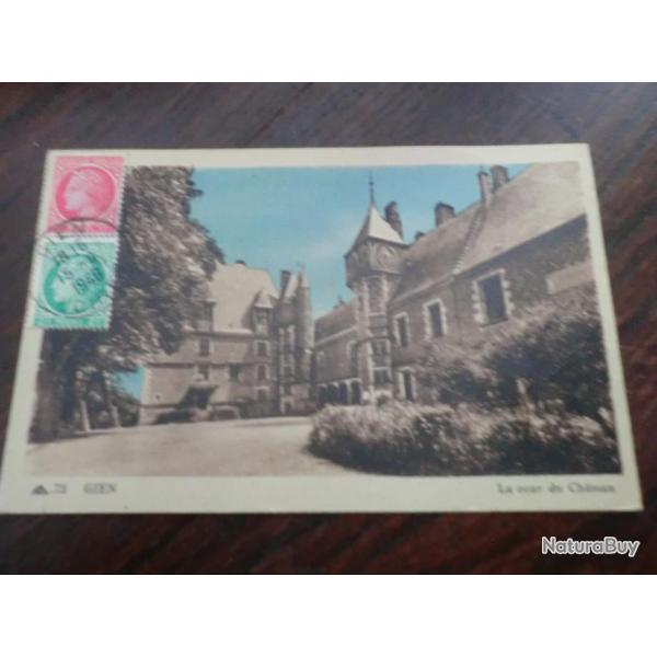 CP  dpt  45  GIEN  LA COUR DU CHATEAU