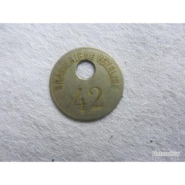 ancien jeton perc� Brasserie de V�zelise n�42