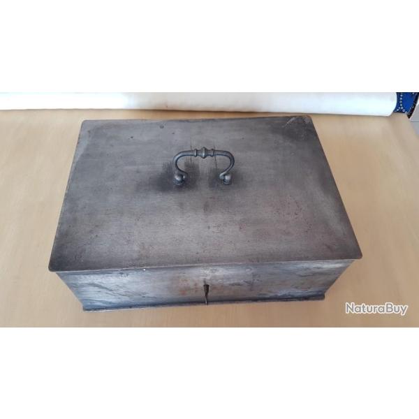 Coffre de s�curit� en m�tal avec cl�