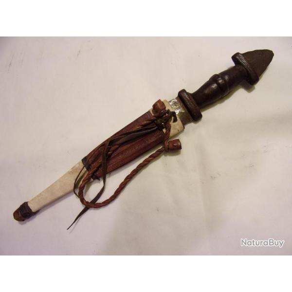 Beau poignard TEDDA du TCHAD N2