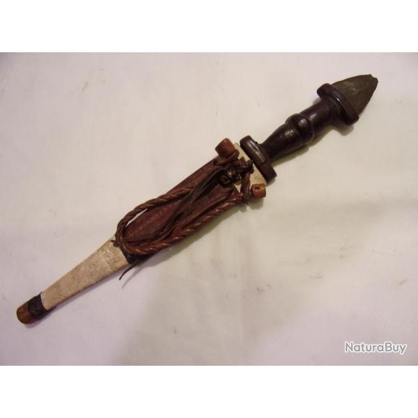 Beau poignard TEDDA du TCHAD N�3