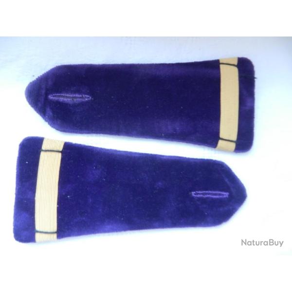 paire d'�paulettes/pattes d'�paule militaires aspirant dentiste