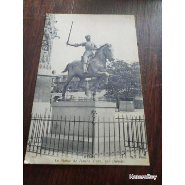 CP  dpt  51  REIMS  STATUE DE JEANNE D ARC