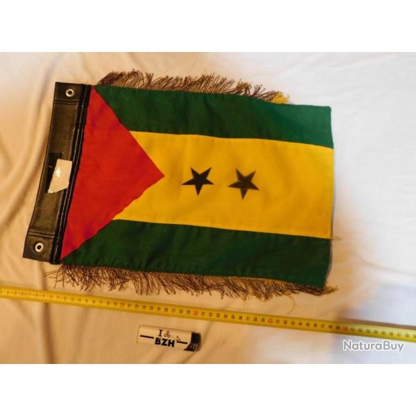 SAOTOME  : DRAPEAU FANION VOITURE DIPLOMATIQUE -