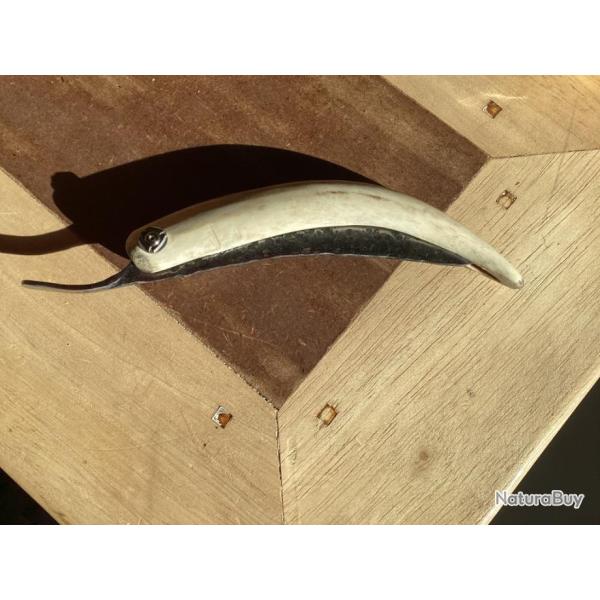 Couteau type pi�montais, lame forg�e, bois de cerf, artisan fran�ais