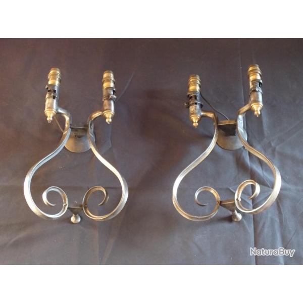 Paire d'appliques de salle d'armes