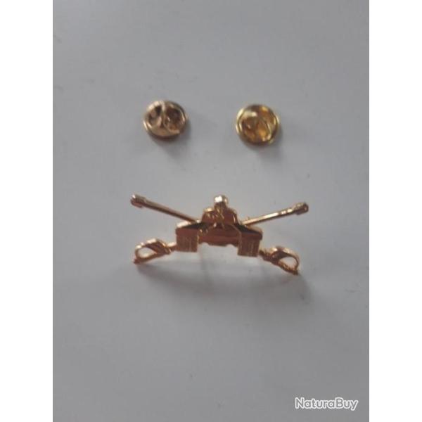 INSIGNE METAL U.S. MODELE OFFICIER DES ARMOURED DIVISION.