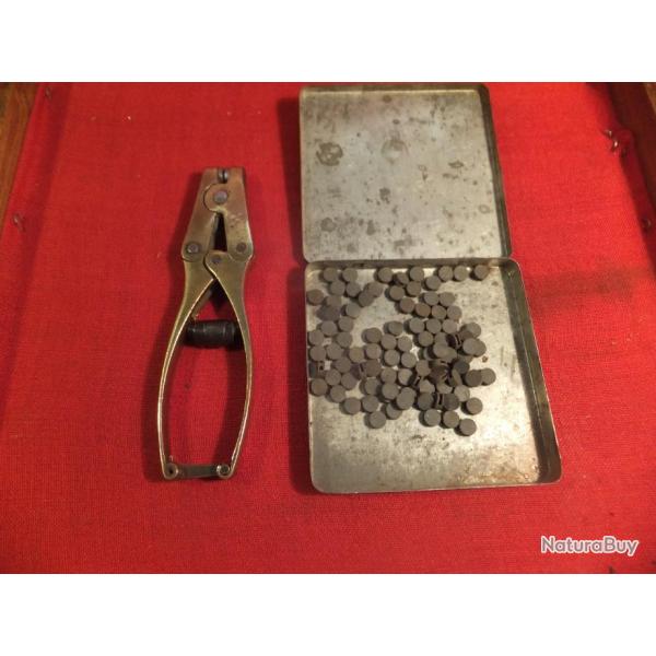 rare . Pince a plomb�e militaire, avec plomb. Pour arme  document secret