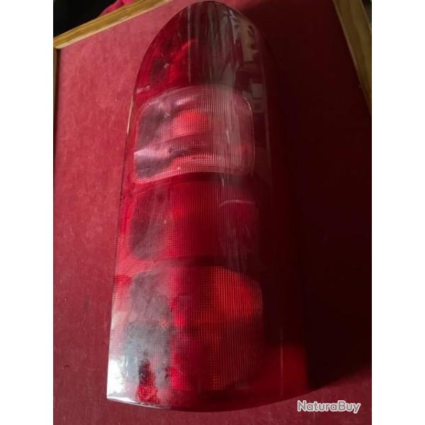 feu arri�re d'origine renault master phase 2 cot� droit