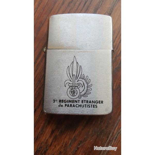 zippo 2e R�giment Etranger de Parachutistes L�gion �trang�re dans sa boite d'origine