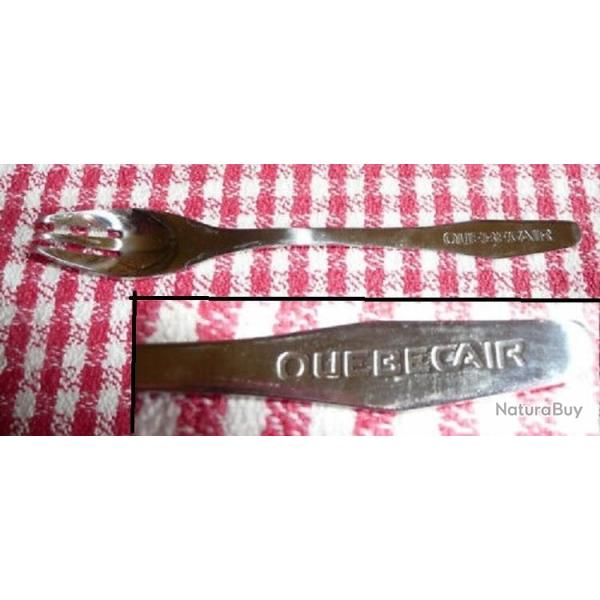 Fourchette inox 16 cms QUEBECAIR ( canada quebec avion aviation airplane voyage couvert  ETAT NEUF