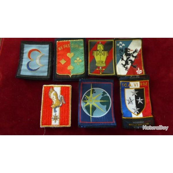 LOT N10 / ECUSSONS ARMEE DE TERRE DIVERS