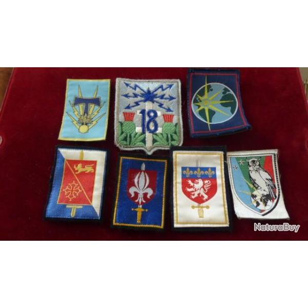 LOT N11 / ECUSSONS ARMEE DE TERRE DIVERS