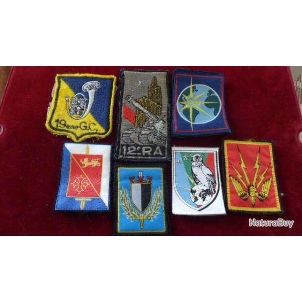 LOT N12 / ECUSSONS ARMEE DE TERRE DIVERS