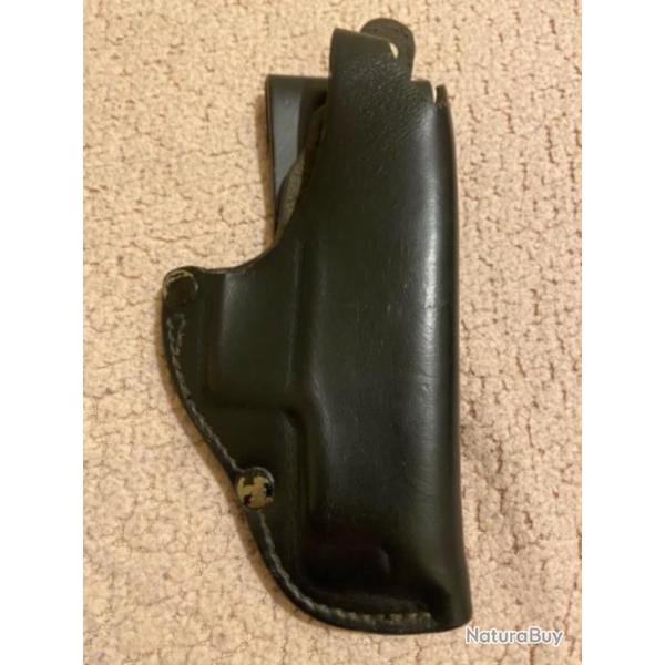 Holster de pistolet allemand en cuir noir