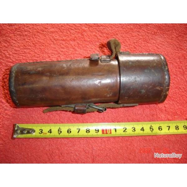 ETUI EN CUIR  A IDENTIFIER